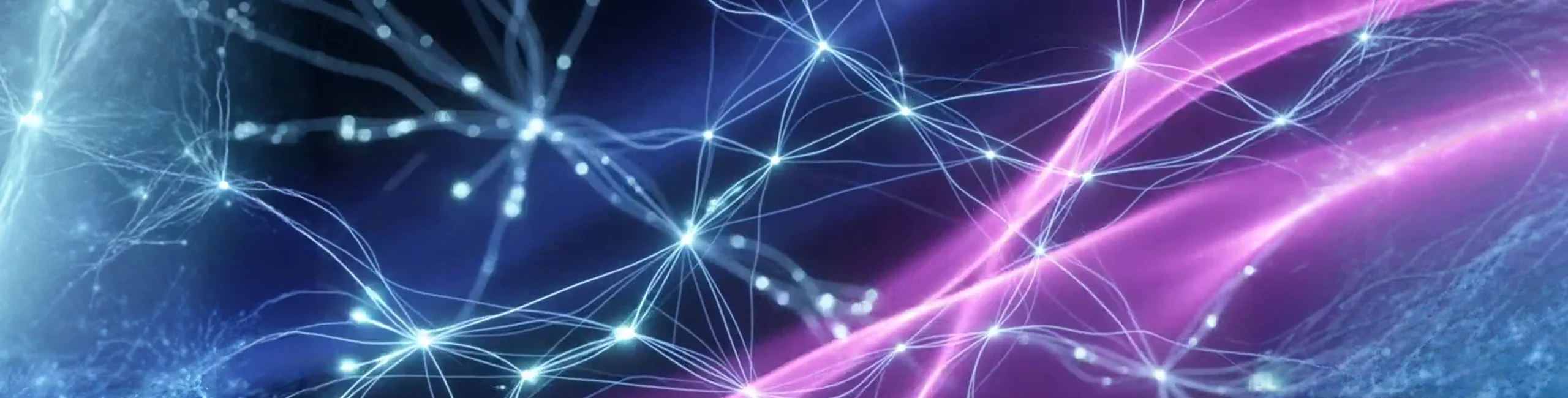 Abstraktes Netzwerk aus leuchtenden Linien und Knotenpunkten in Blau und Violett